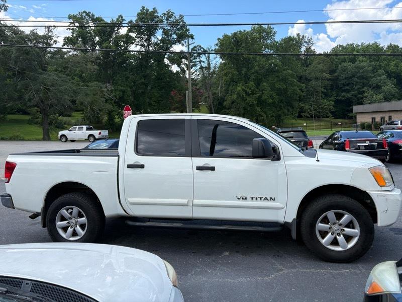 Nissan Titan SV Crew Cab 4WD 2012