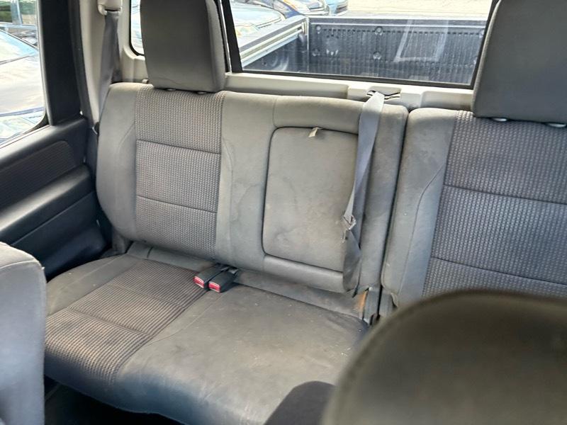 Nissan Titan SV Crew Cab 4WD 2012