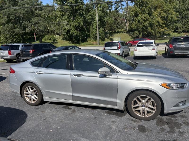 Ford Fusion SE 2013