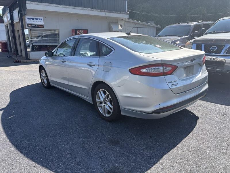 Ford Fusion SE 2013