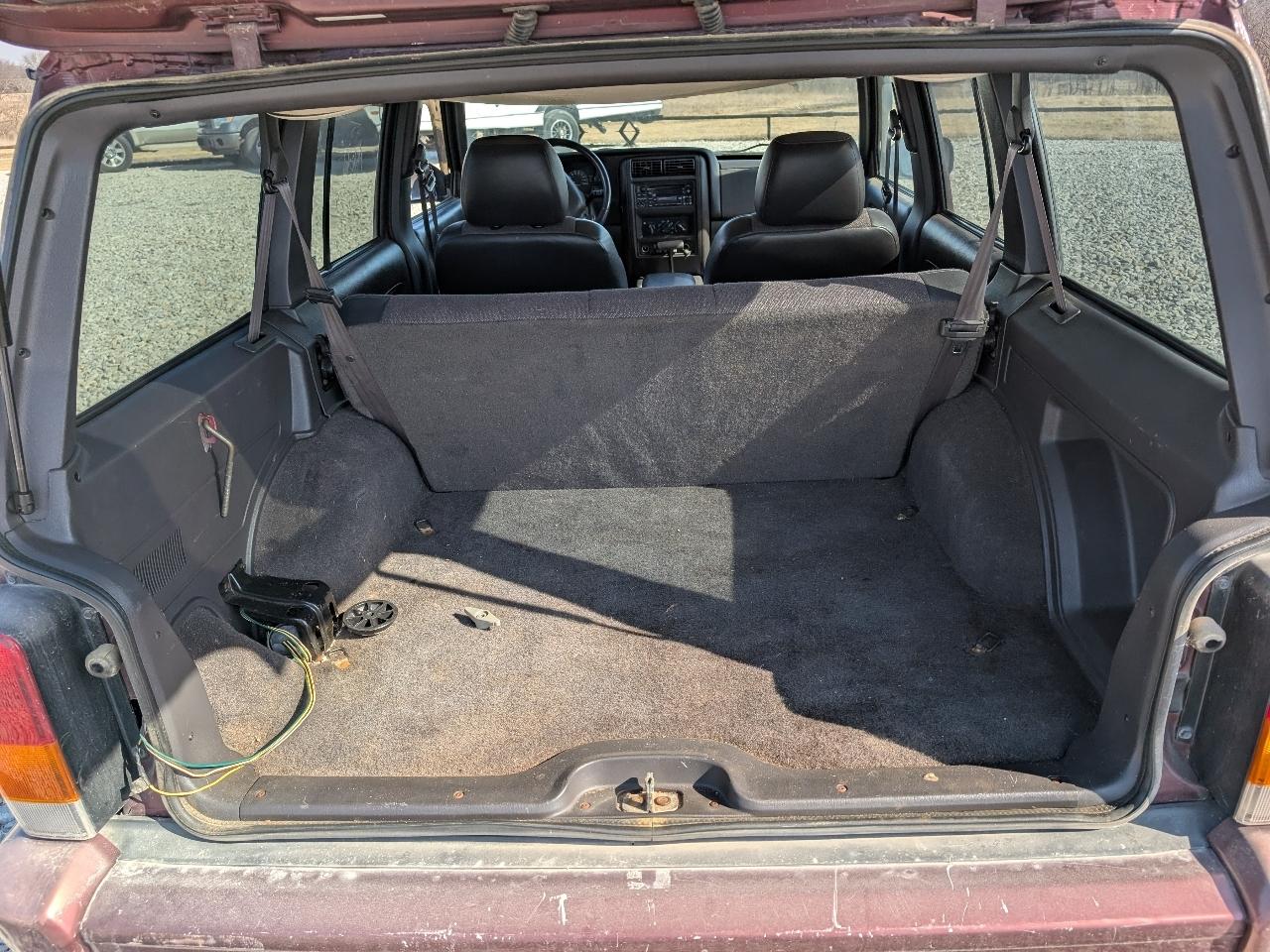 Jeep Cherokee Classic 4-Door 4WD 2000