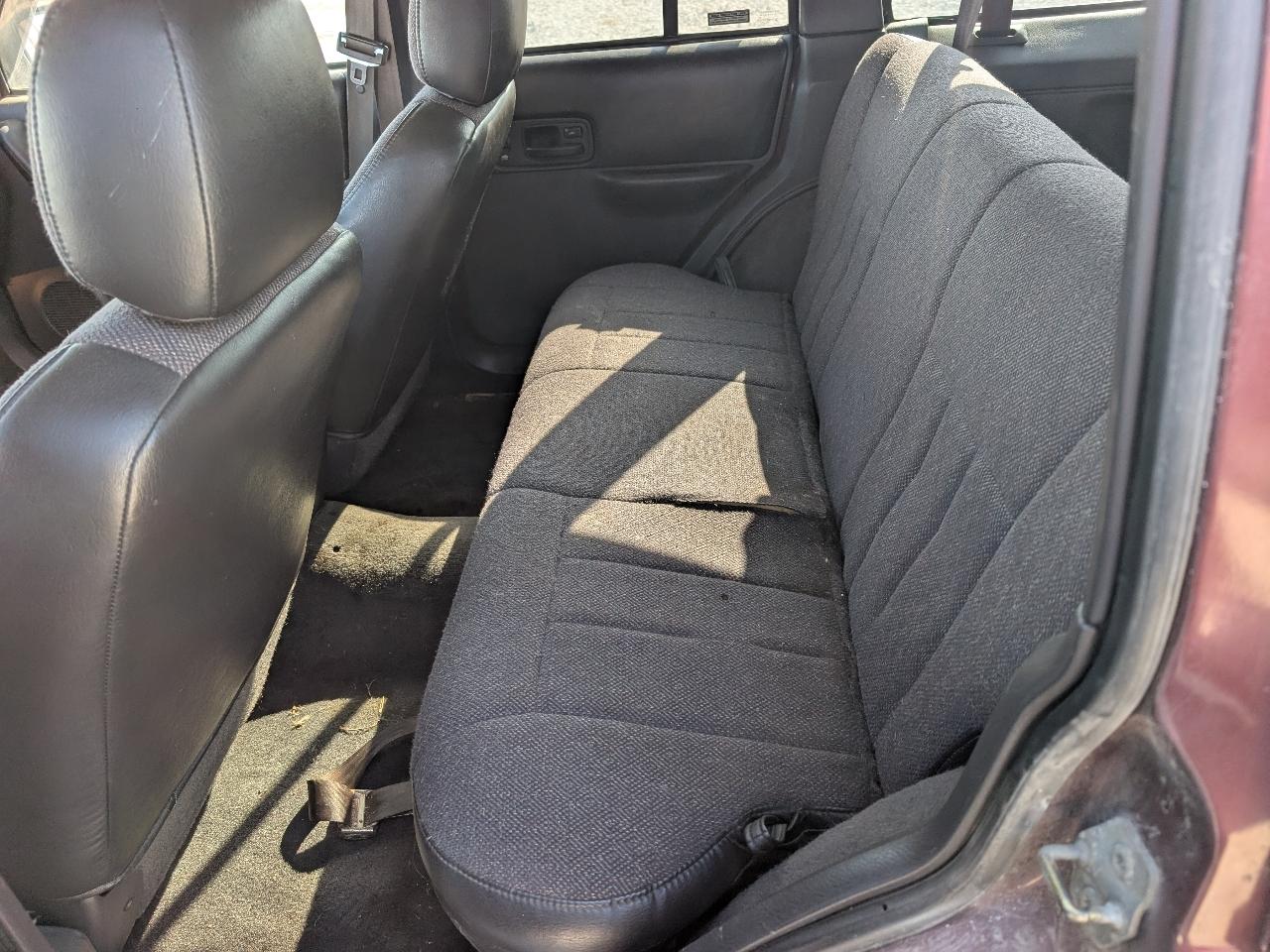 Jeep Cherokee Classic 4-Door 4WD 2000