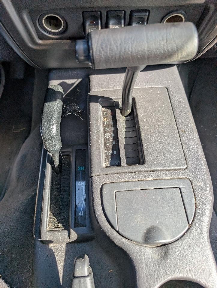 Jeep Cherokee Classic 4-Door 4WD 2000