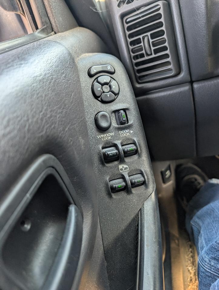 Jeep Cherokee Classic 4-Door 4WD 2000