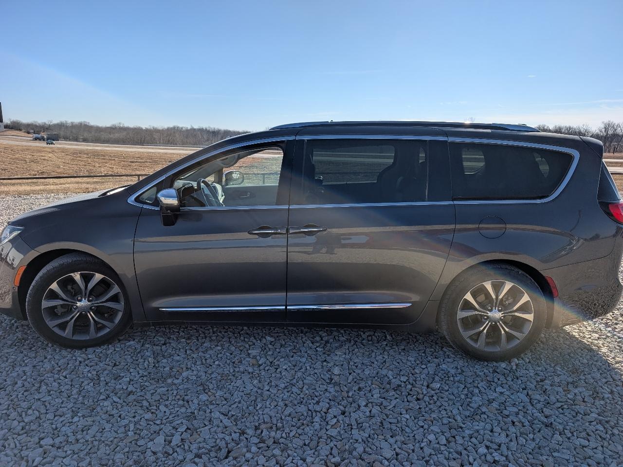 Chrysler Pacifica Limited 2020