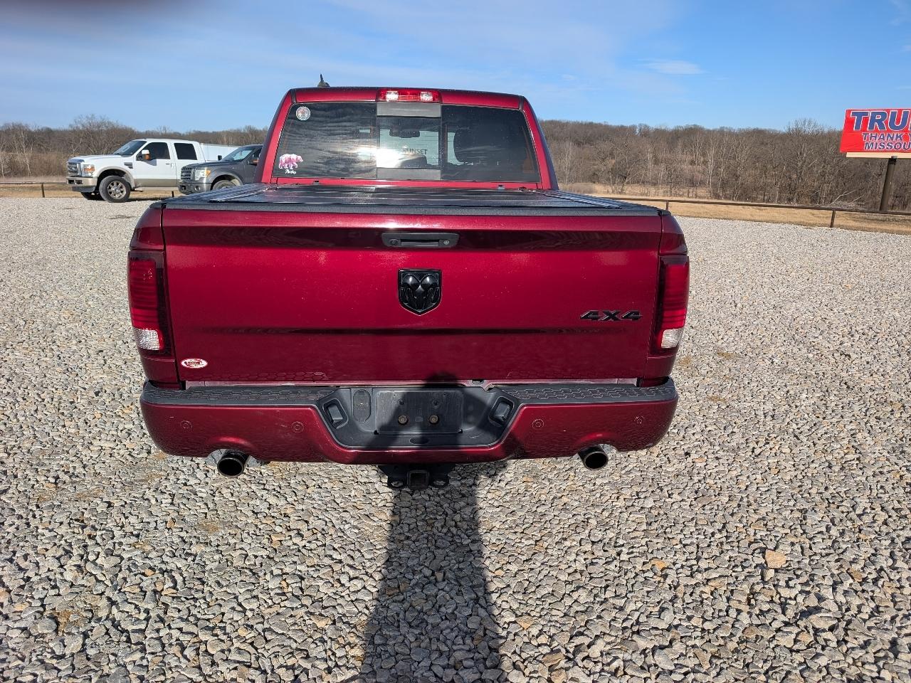 RAM 1500 4WD Crew Cab 140.5" Night 2018