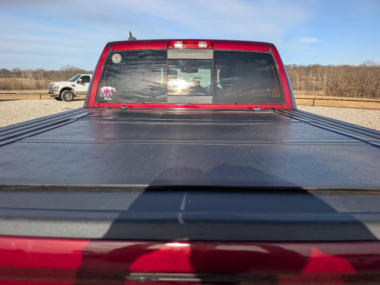 RAM 1500 4WD Crew Cab 140.5" Night 2018