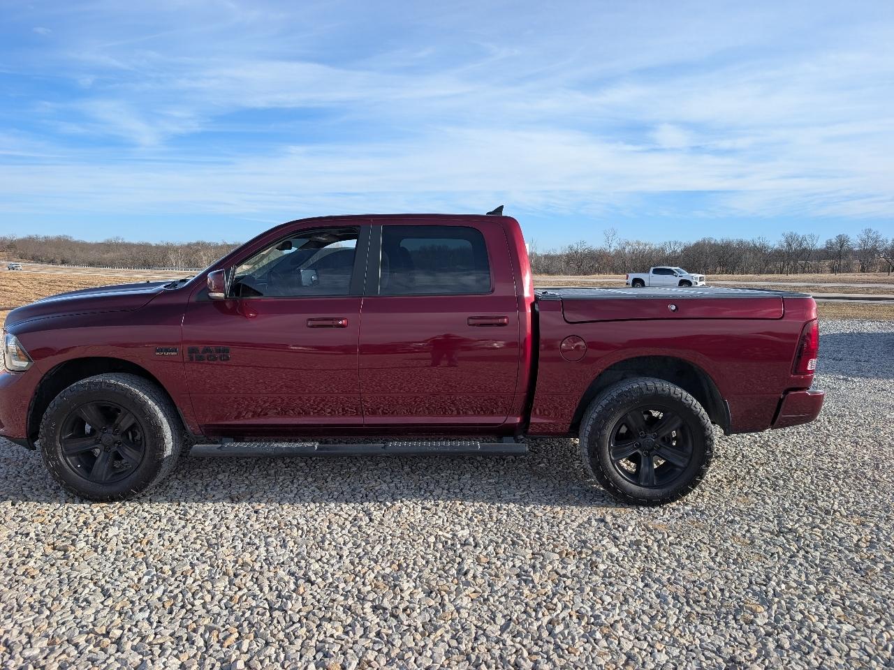 RAM 1500 4WD Crew Cab 140.5" Night 2018