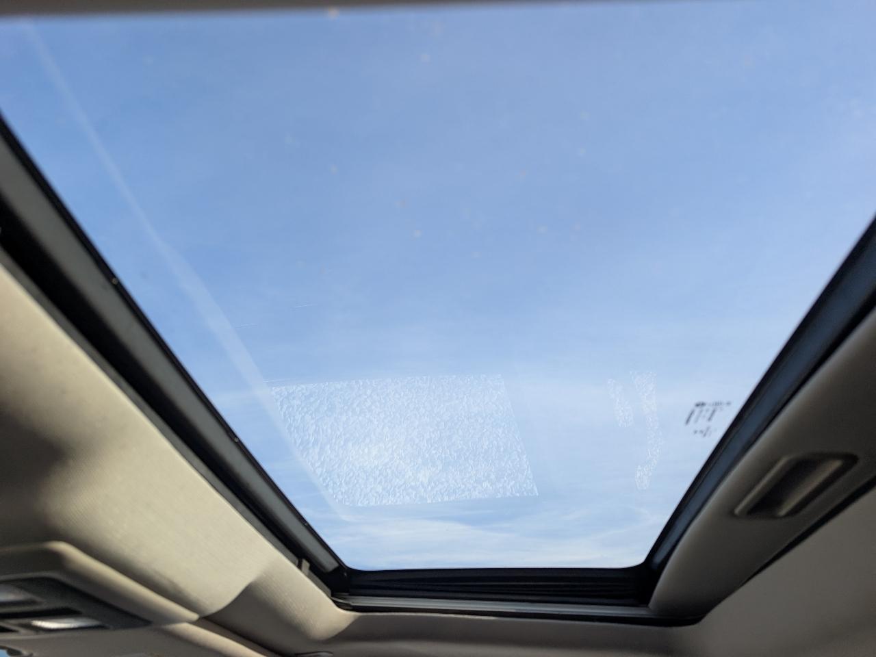 RAM 1500 4WD Crew Cab 140.5" Night 2018