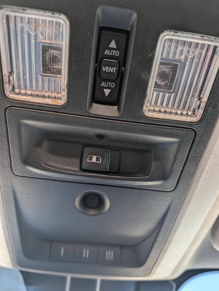 RAM 1500 4WD Crew Cab 140.5" Night 2018