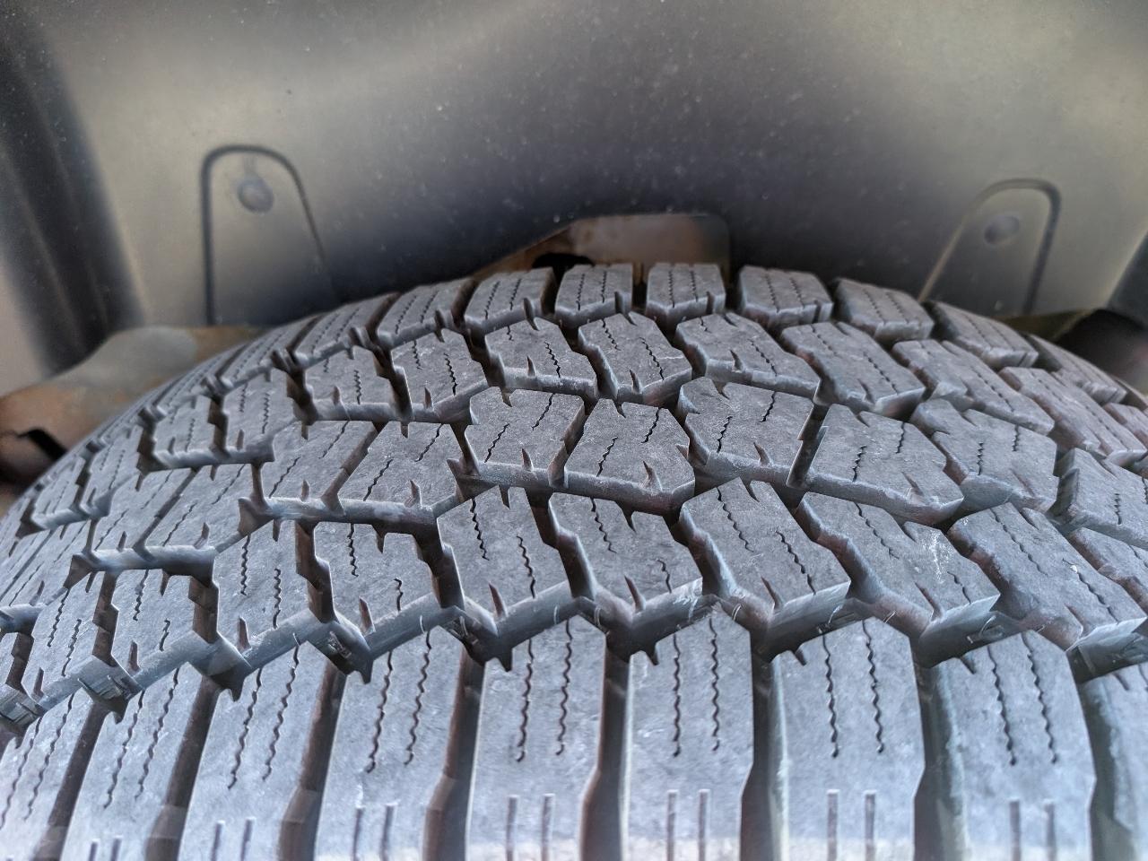 Chevrolet Avalanche LT 4WD 2012