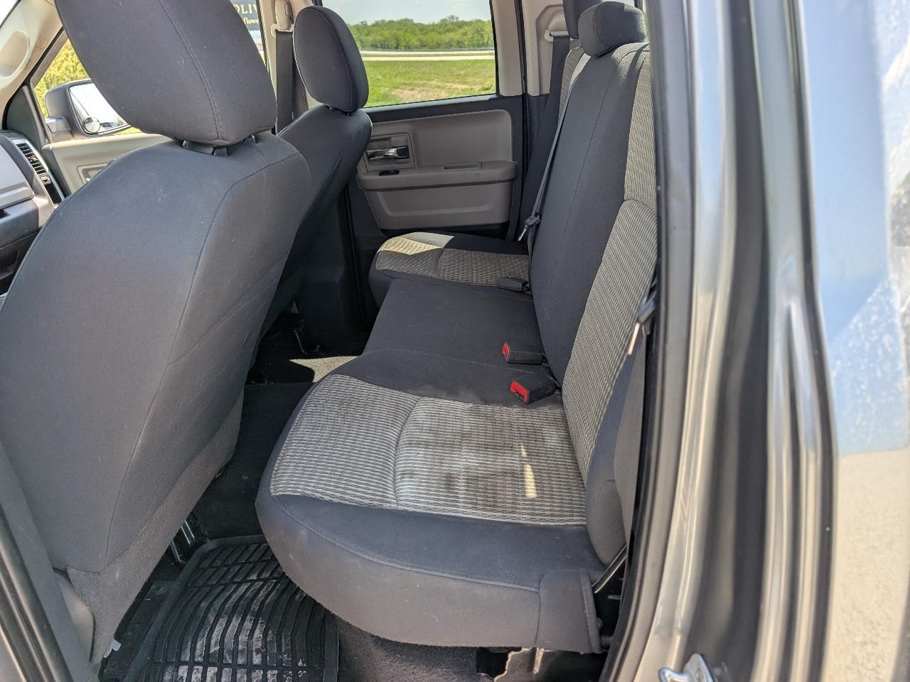RAM 1500 4WD Crew Cab 149" SLT 2011