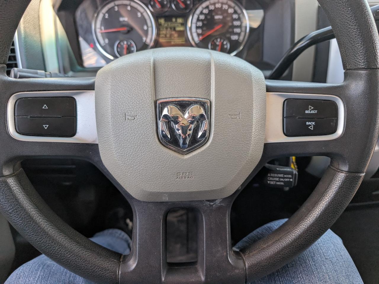 RAM 1500 4WD Crew Cab 149" SLT 2011