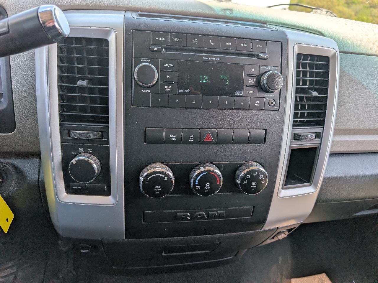 RAM 1500 4WD Crew Cab 149" SLT 2011