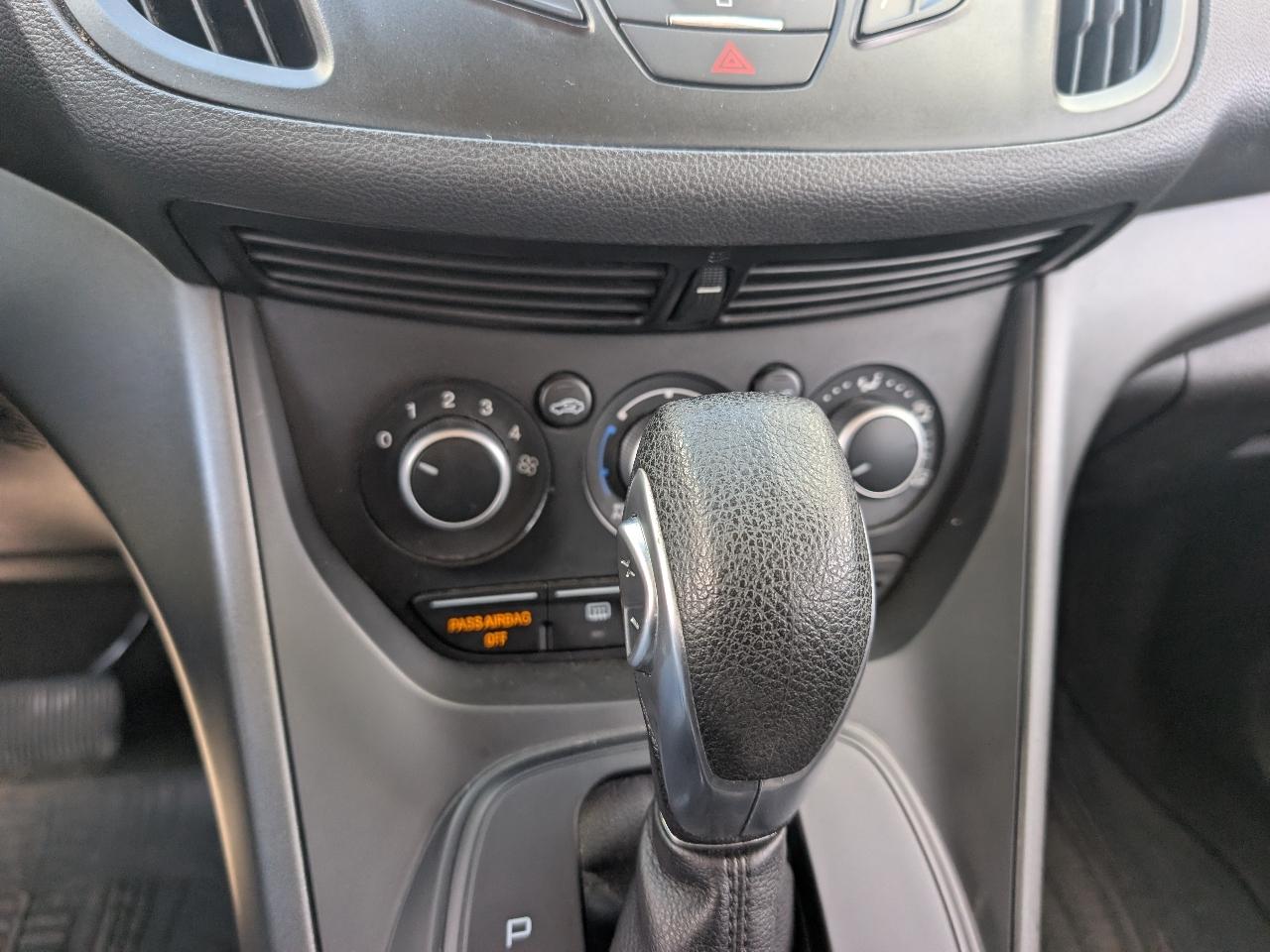 Ford Escape S FWD 2015