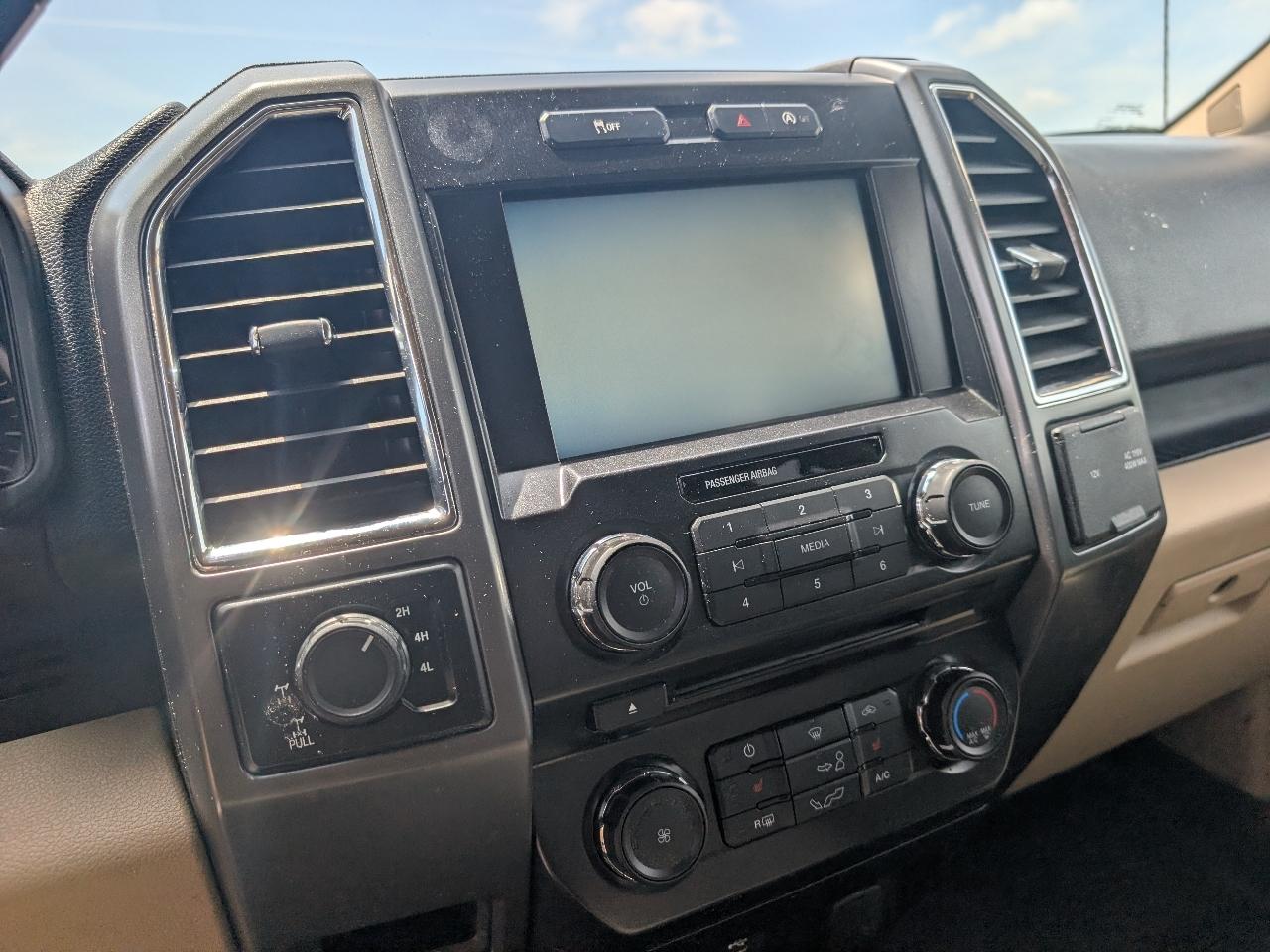 Ford F-150 4WD SuperCrew 139" XLT 2015