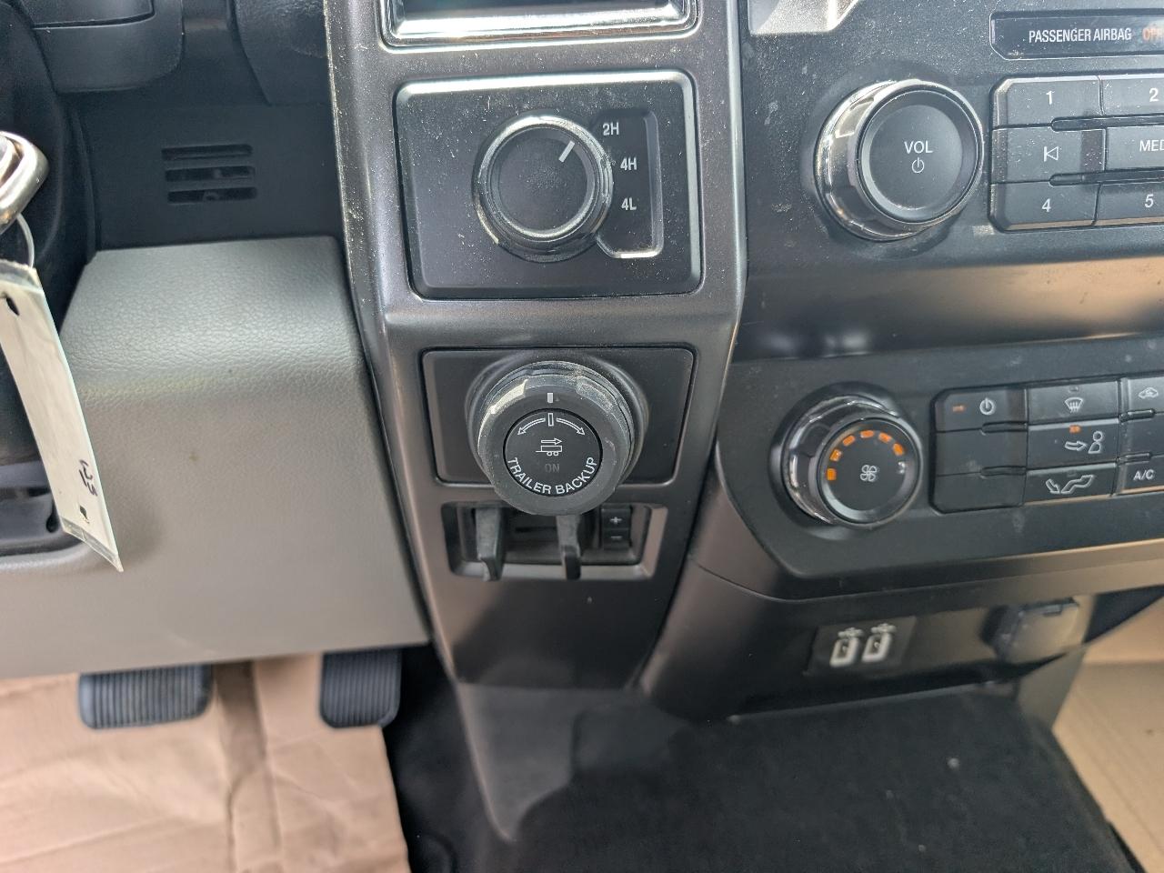 Ford F-150 4WD SuperCrew 150" XLT 2019