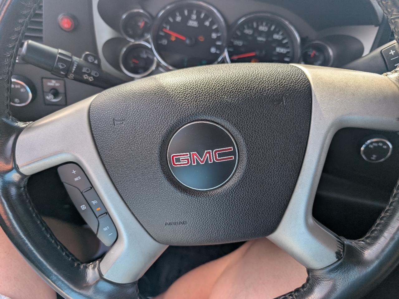 GMC Sierra 1500 4WD Crew Cab 147" SLT 2009