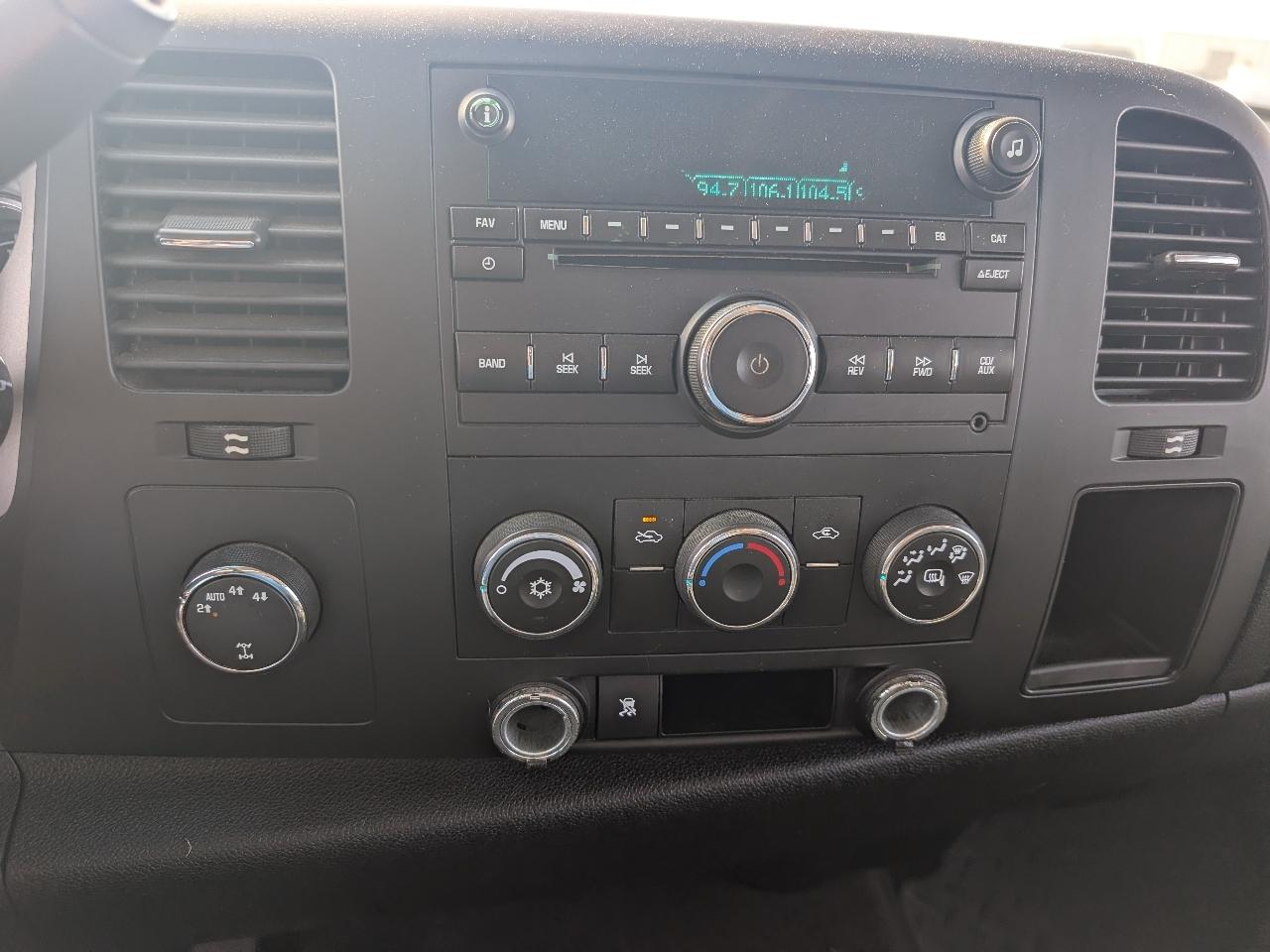 GMC Sierra 1500 4WD Crew Cab 147" SLT 2009
