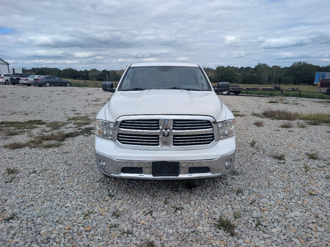 RAM 1500 4WD Crew Cab 140.5" Outdoorsman 2017