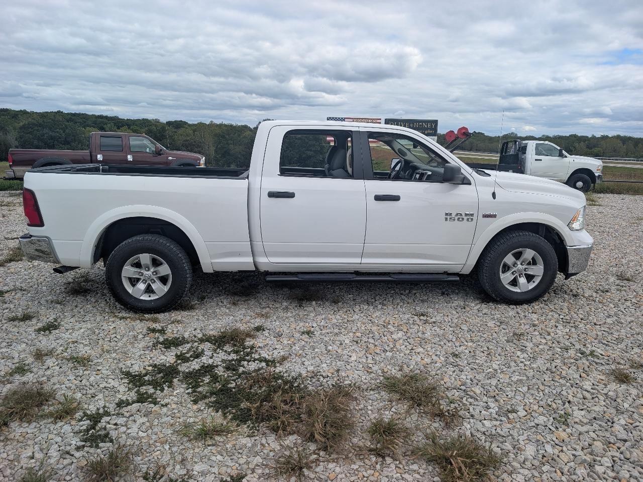 RAM 1500 4WD Crew Cab 140.5" Outdoorsman 2017