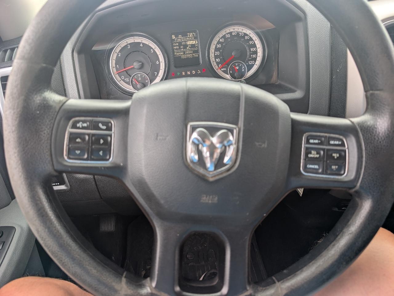 RAM 1500 4WD Crew Cab 140.5" Outdoorsman 2017