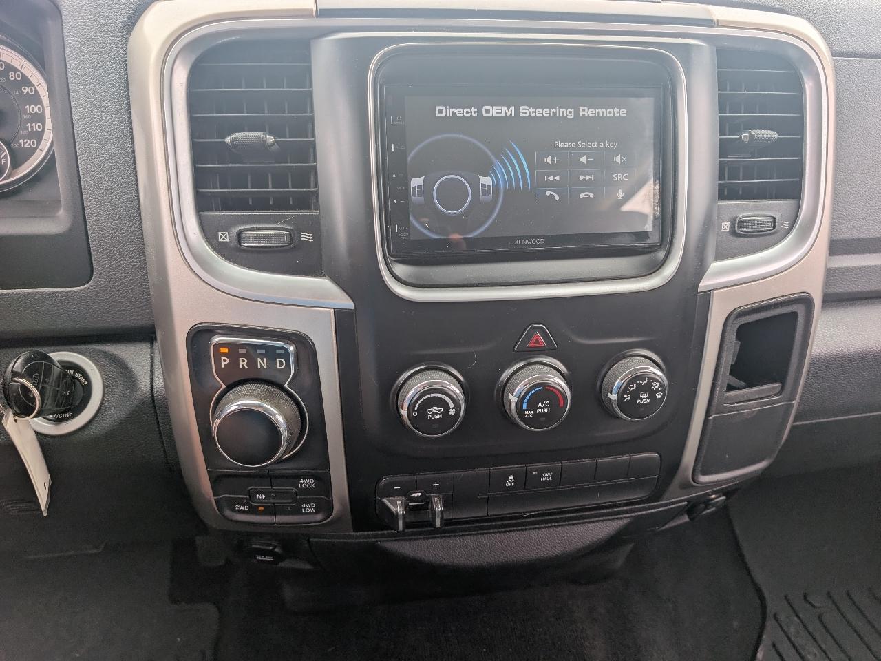 RAM 1500 4WD Crew Cab 140.5" Outdoorsman 2017
