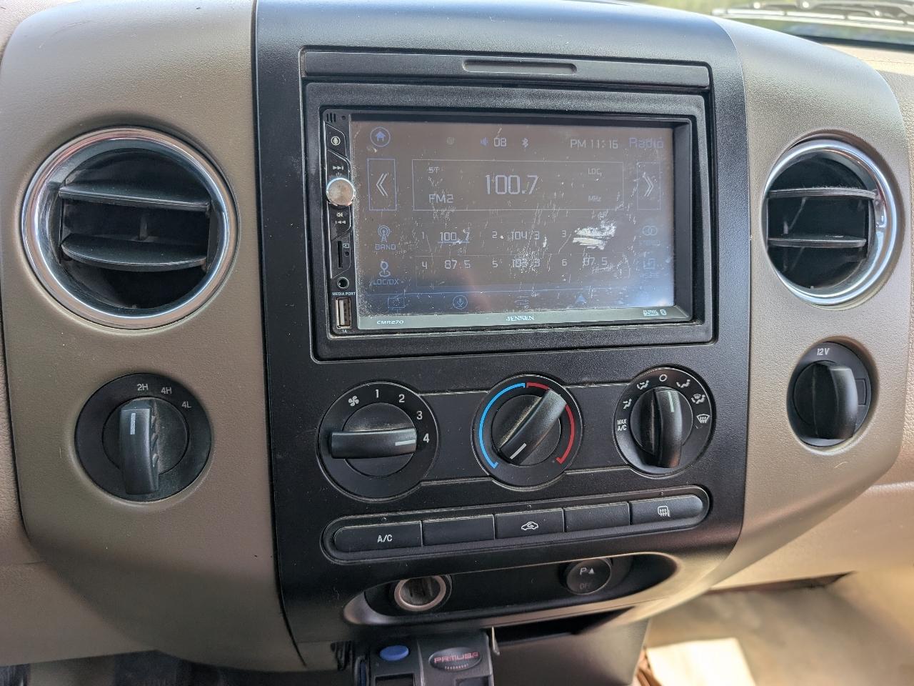 Ford F-150 4WD SuperCab 163" Lariat w/HD Payload Pkg 2006