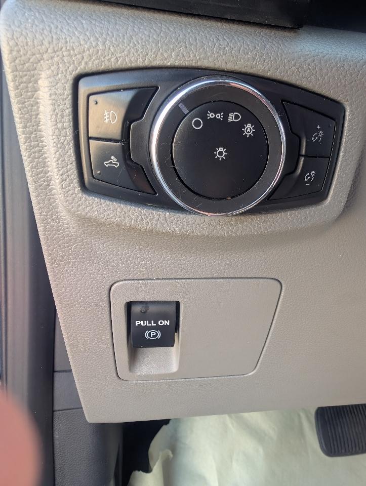 Ford F-150 4WD Reg Cab 145" XLT 2020