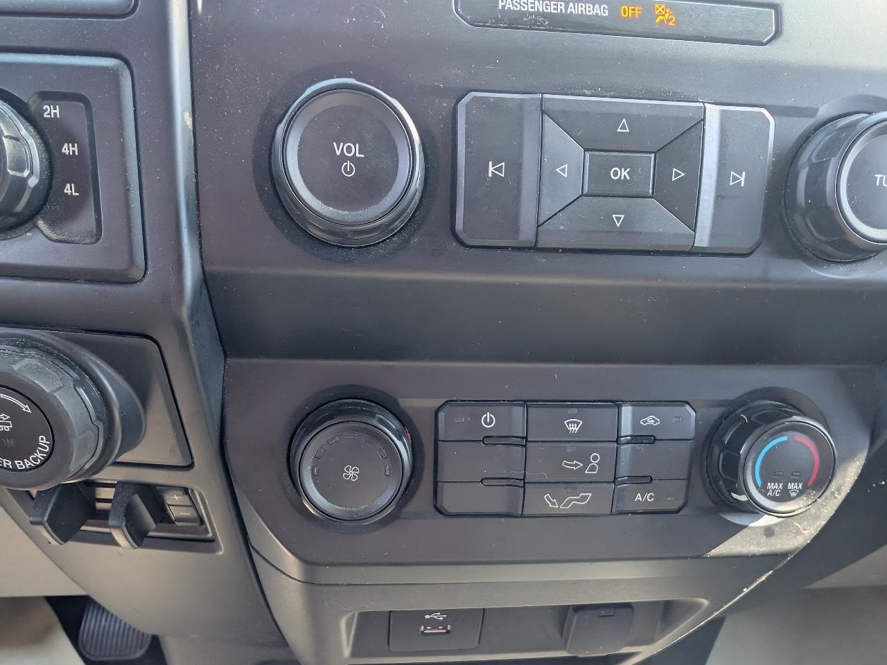 Ford F-150 4WD Reg Cab 145" XLT 2020