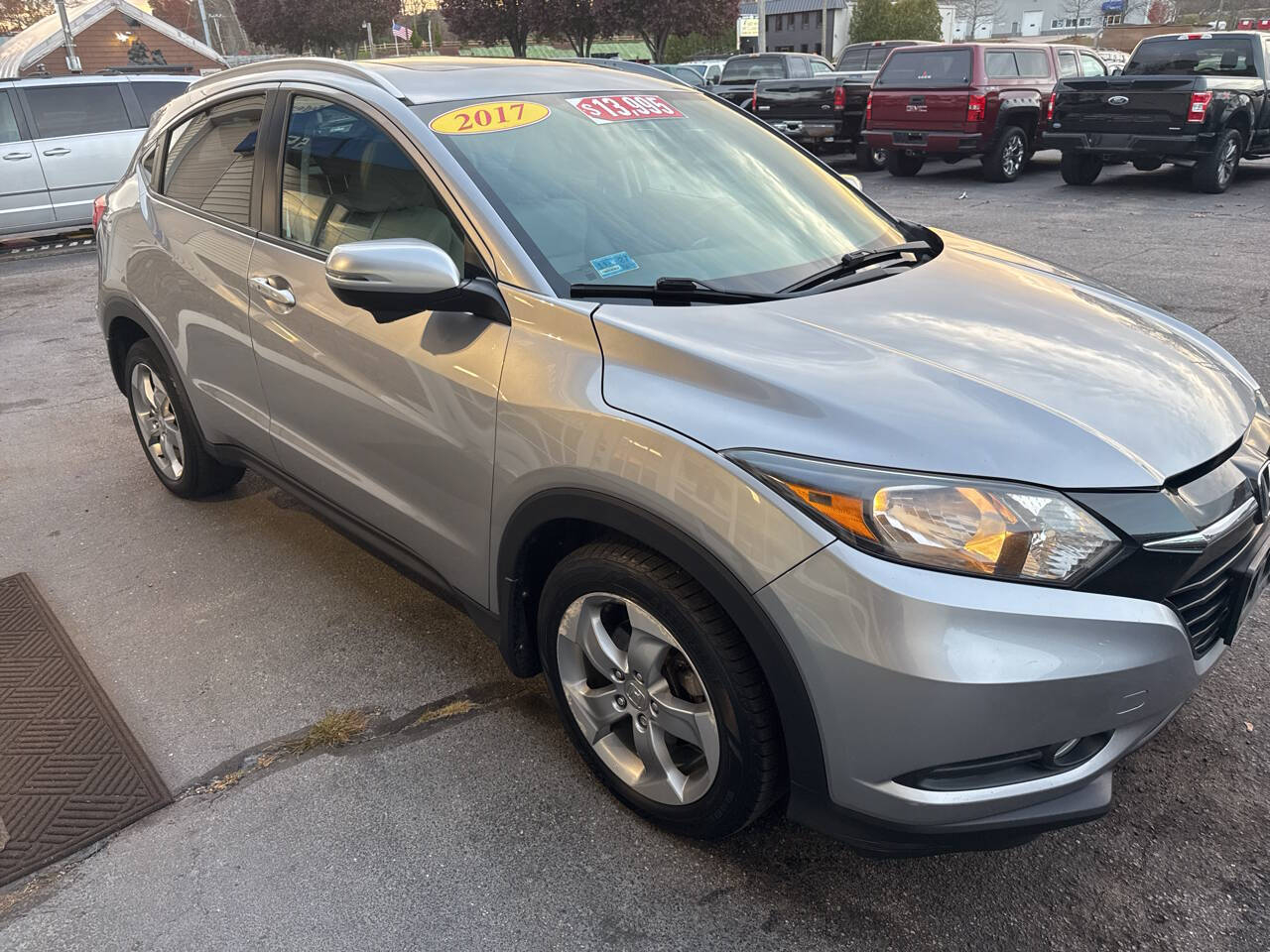 2017 Honda HR-V EX-L photo 2