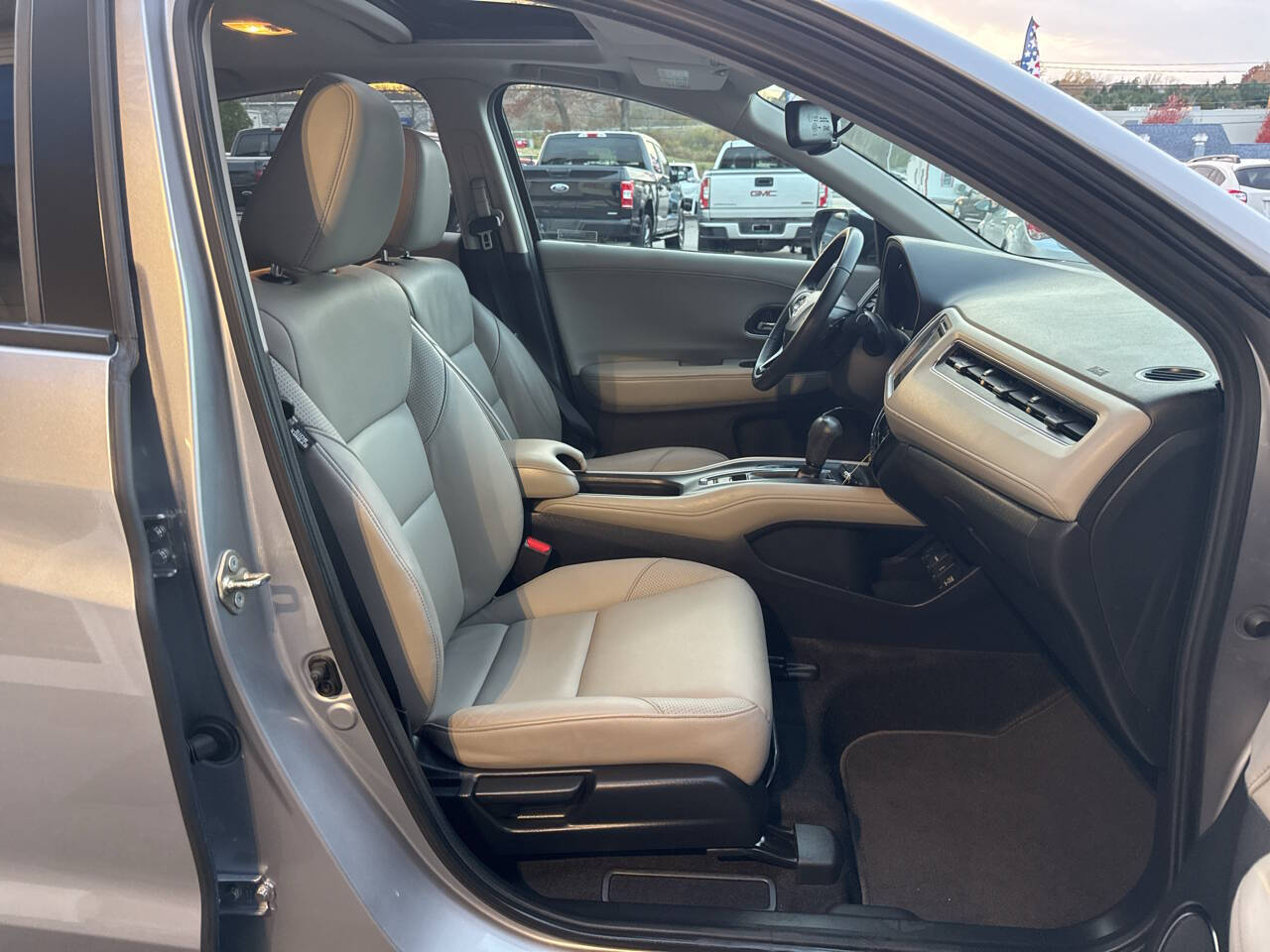 2017 Honda HR-V EX-L photo 3