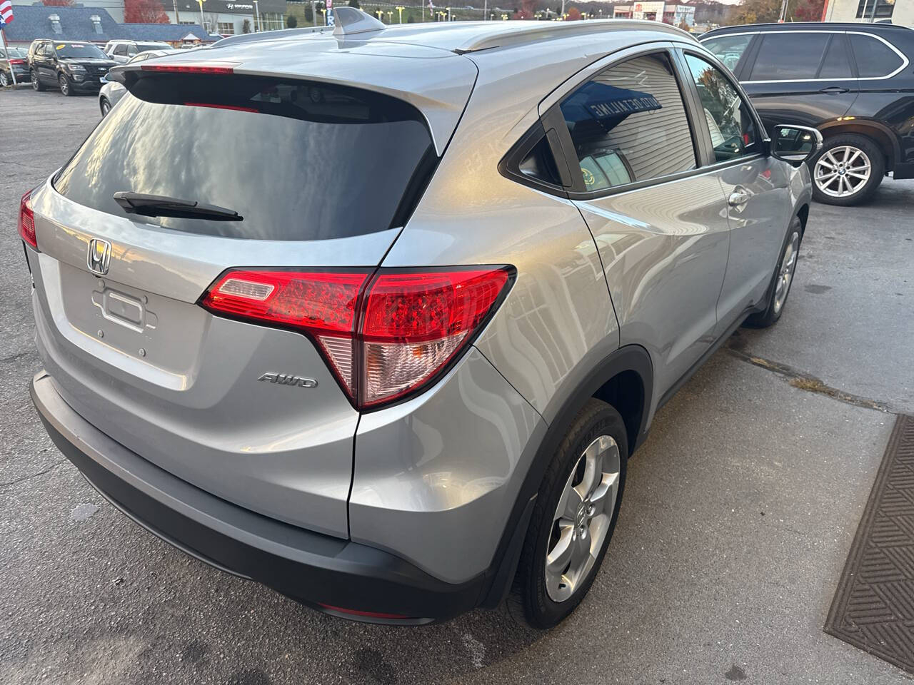 2017 Honda HR-V EX-L photo 4