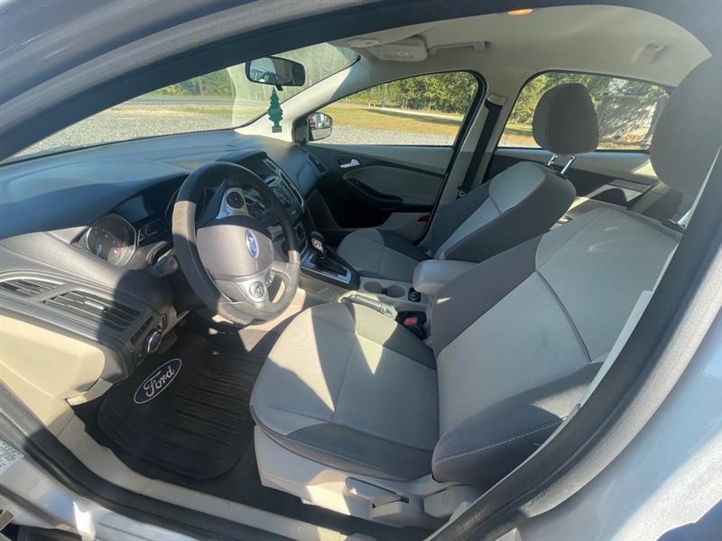 Ford Focus SE Sedan 2013