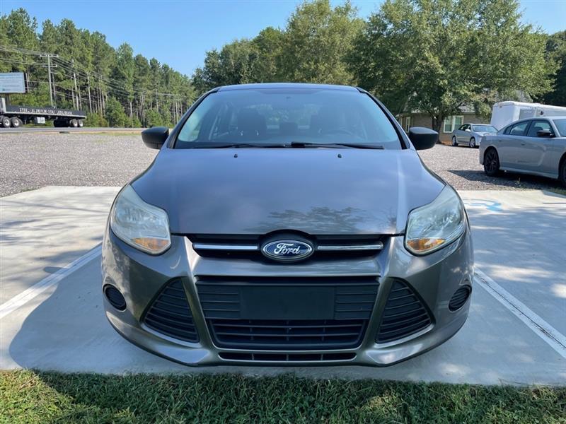 Ford Focus S Sedan 2014