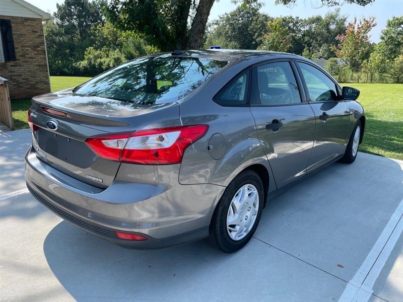 Ford Focus S Sedan 2014