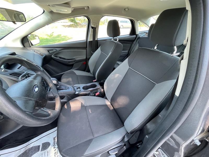 Ford Focus S Sedan 2014