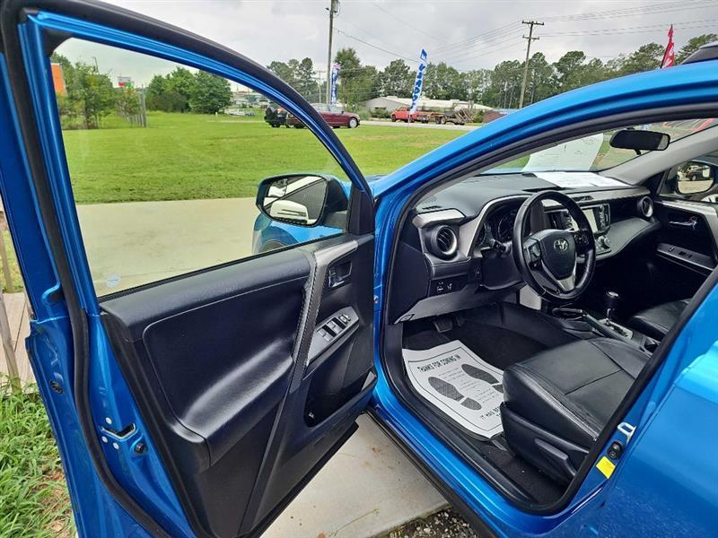 Toyota RAV4 XLE FWD 2016