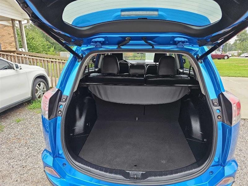 Toyota RAV4 XLE FWD 2016