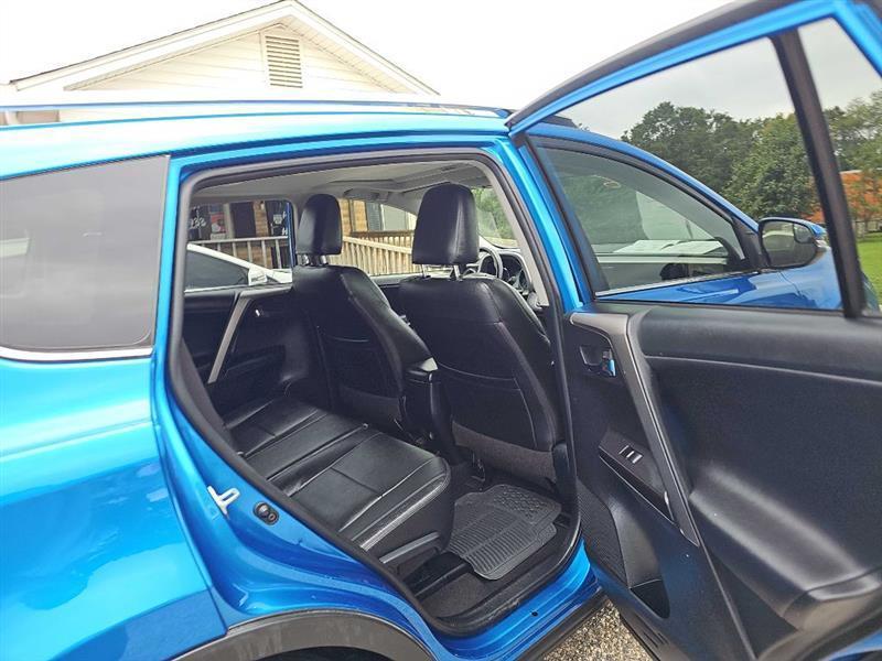 Toyota RAV4 XLE FWD 2016