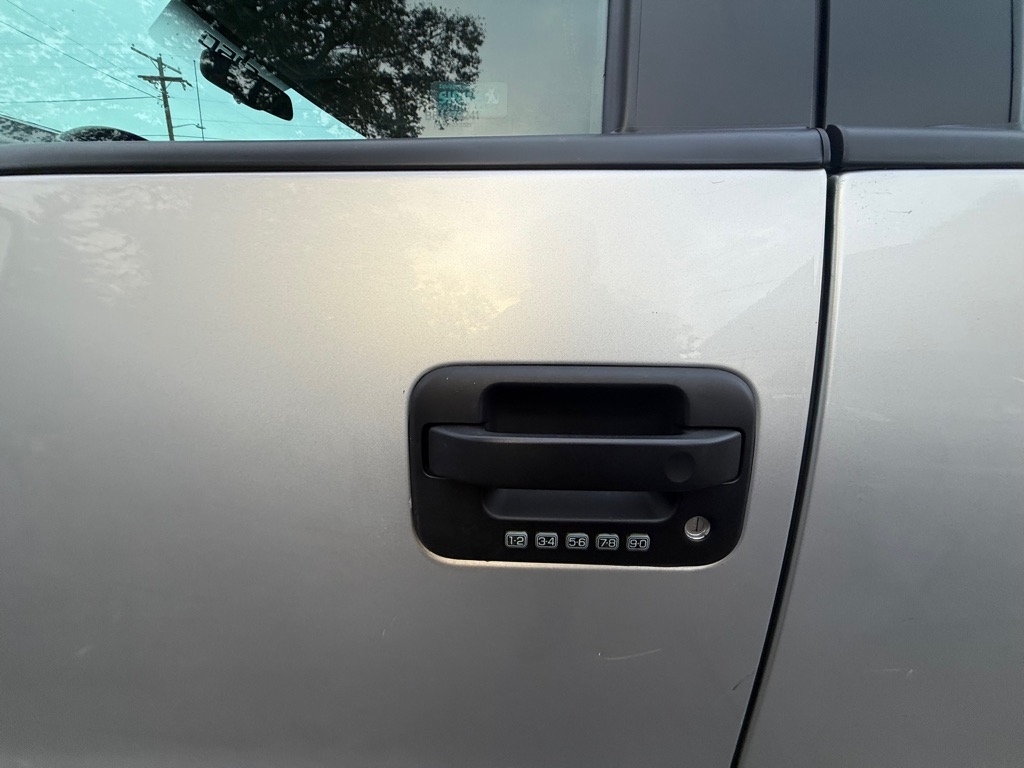 Ford F-150 FX4 SuperCab 6.5-ft. Bed 4WD 2010 Ford F-150 FX4 SuperCab 6.5-ft. Bed 4WD 2010