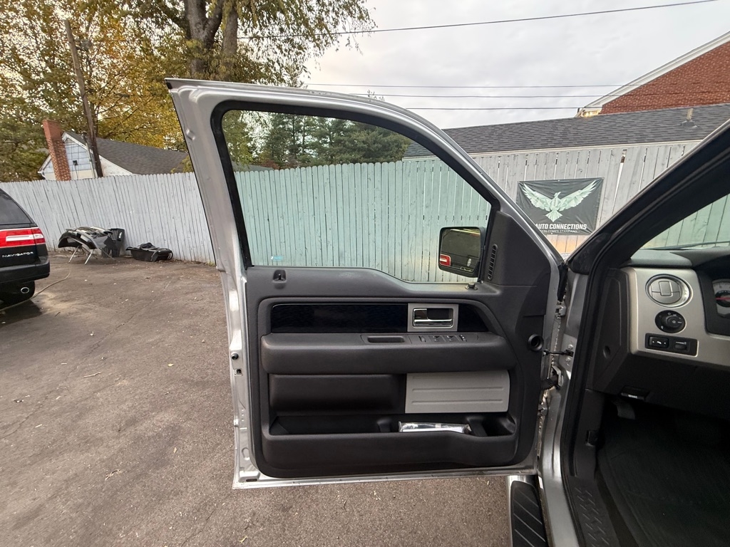 Ford F-150 FX4 SuperCab 6.5-ft. Bed 4WD 2010 Ford F-150 FX4 SuperCab 6.5-ft. Bed 4WD 2010