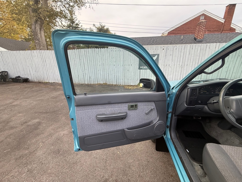 Toyota Tacoma V6 Xtracab 4WD 1996 Toyota Tacoma V6 Xtracab 4WD 1996