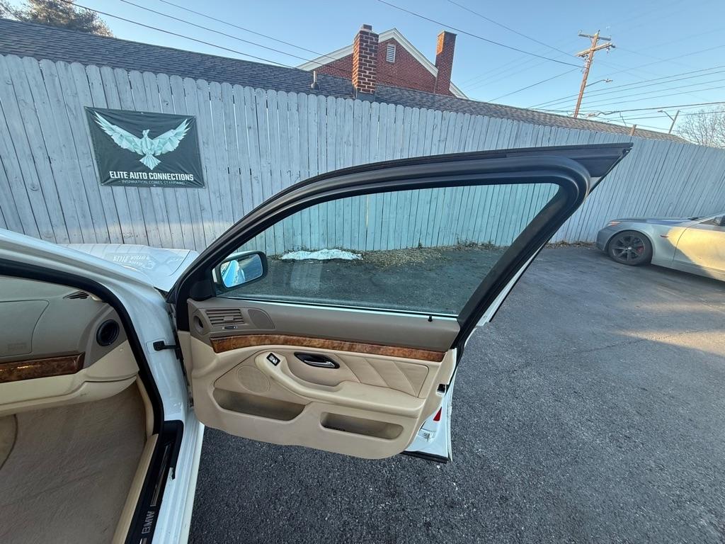 BMW 5-Series 525i 2002