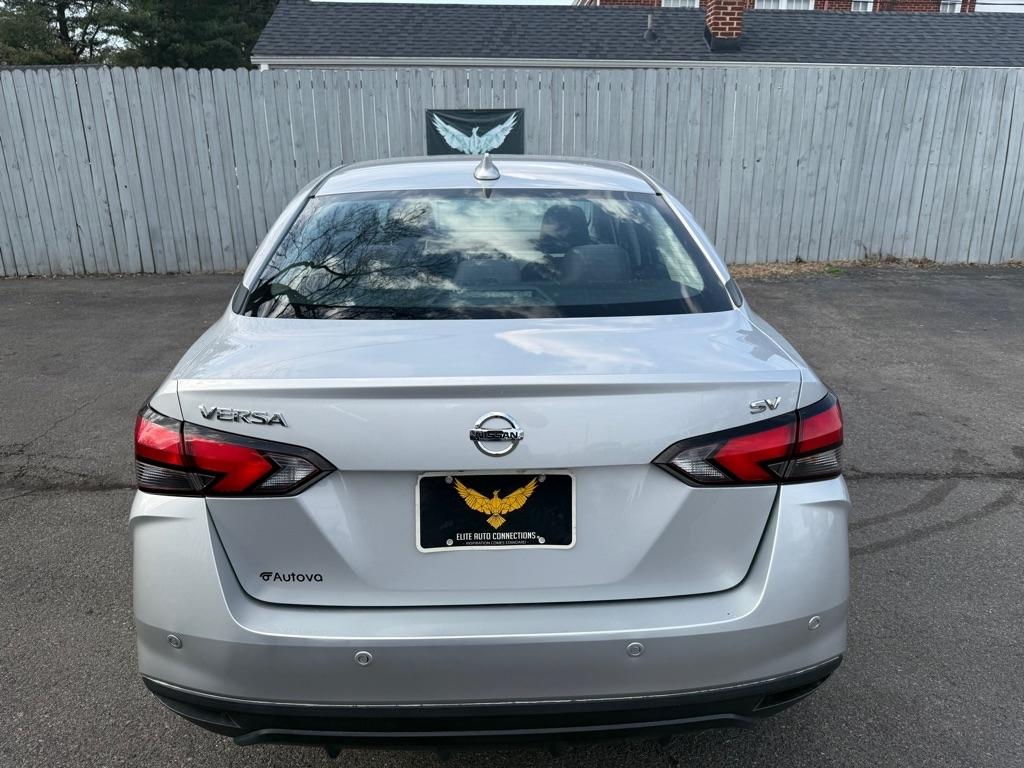 Nissan Versa SV 2021