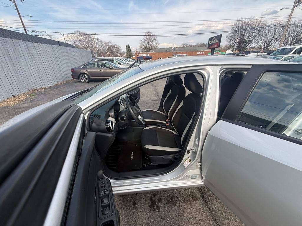 Nissan Versa SV 2021