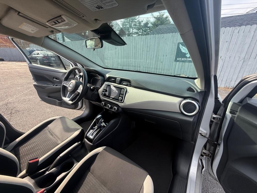 Nissan Versa SV 2021