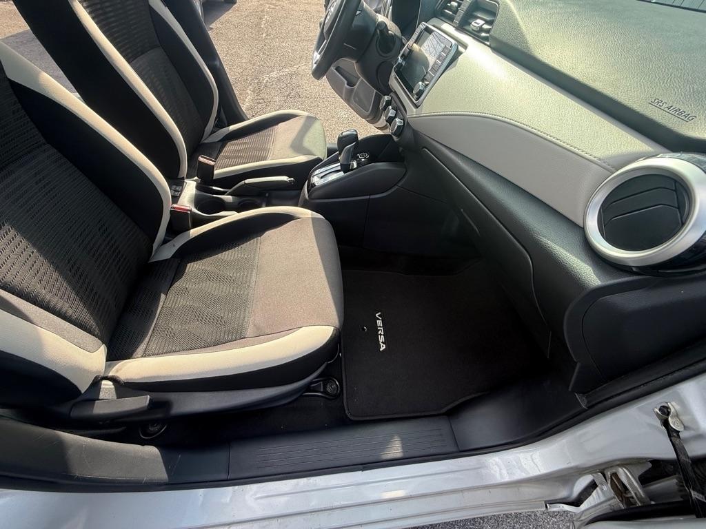 Nissan Versa SV 2021