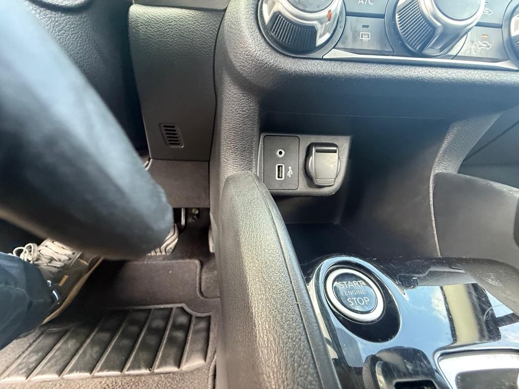 Nissan Versa SV 2021