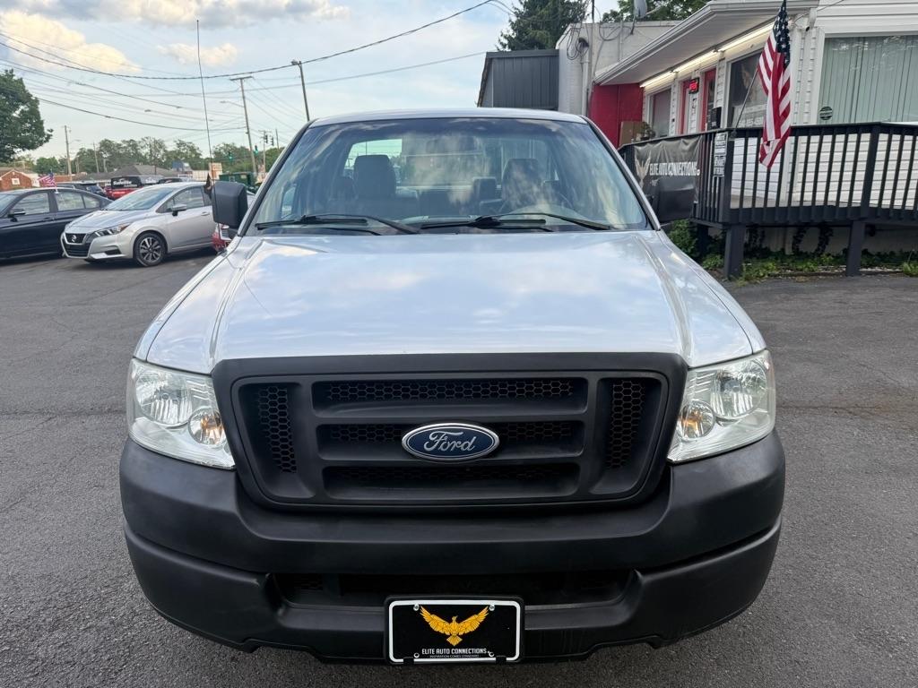 Ford F-150 XL 2WD 2005